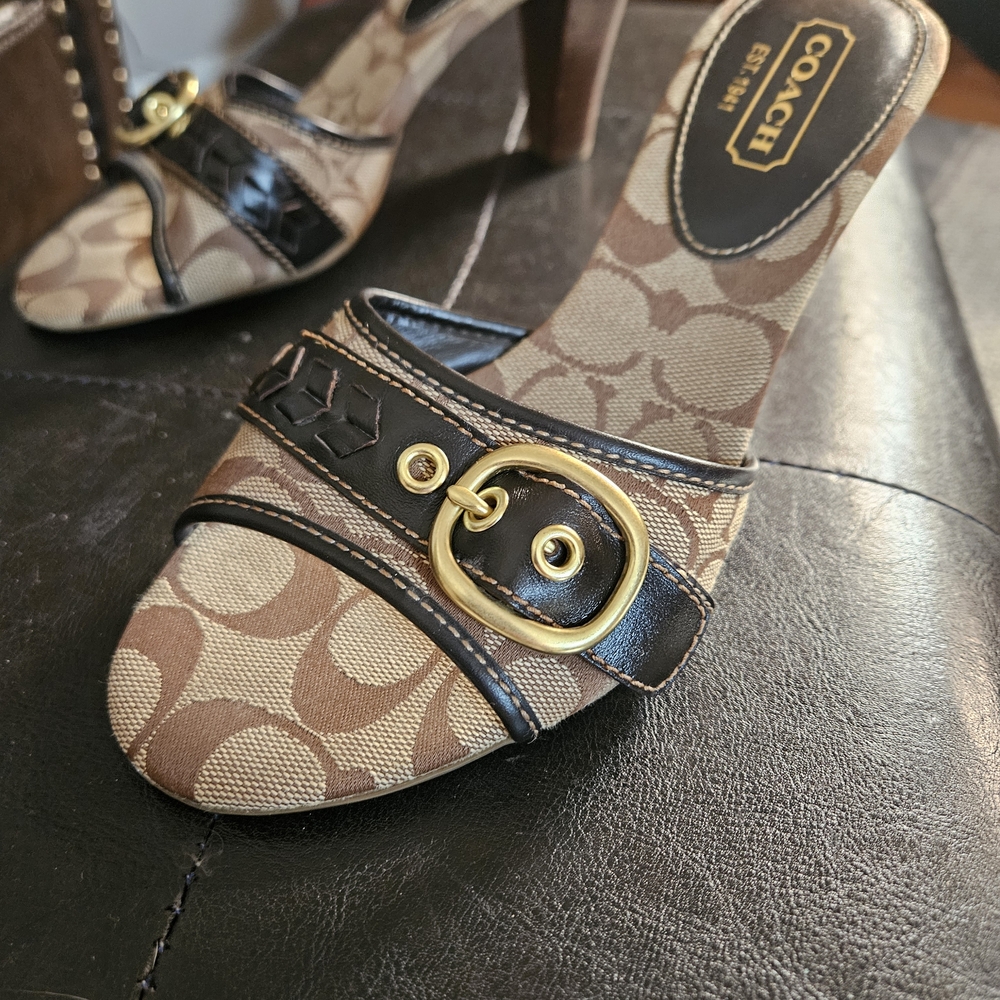 Coach Women's Tan and Black Mules with Gold Accent